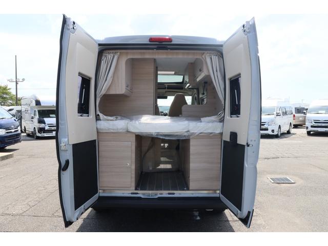 デュカト ローラーチーム リビングストーンK2 新車 2025年モデル/8AT/先進安全装備/12Vクーラー/燃料タンク90L/右ハンドル/カラーオプション/フルLEDヘッドライト/パーキングセンサー/温水ボイラー/FFヒーター/給キャンピングカー(10枚目)