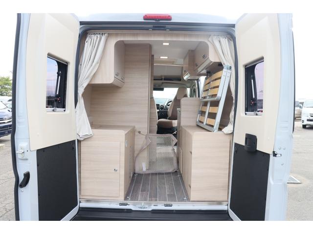 デュカト ローラーチーム リビングストーンK2 新車 2025年モデル/8AT/先進安全装備/12Vクーラー/燃料タンク90L/右ハンドル/カラーオプション/フルLEDヘッドライト/パーキングセンサー/温水ボイラー/FFヒーター/給キャンピングカー(11枚目)