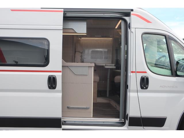 デュカト ローラーチーム リビングストーンK2 新車 2025年モデル/8AT/先進安全装備/12Vクーラー/燃料タンク90L/右ハンドル/カラーオプション/フルLEDヘッドライト/パーキングセンサー/温水ボイラー/FFヒーター/給キャンピングカー(19枚目)