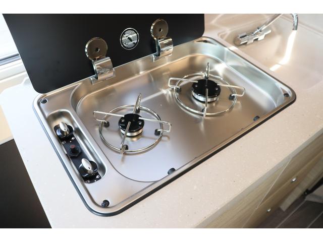 デュカト ローラーチーム リビングストーンK2 新車 2025年モデル/8AT/先進安全装備/12Vクーラー/燃料タンク90L/右ハンドル/カラーオプション/フルLEDヘッドライト/パーキングセンサー/温水ボイラー/FFヒーター/給キャンピングカー(57枚目)