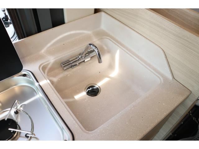 デュカト ローラーチーム リビングストーンK2 新車 2025年モデル/8AT/先進安全装備/12Vクーラー/燃料タンク90L/右ハンドル/カラーオプション/フルLEDヘッドライト/パーキングセンサー/温水ボイラー/FFヒーター/給キャンピングカー(58枚目)