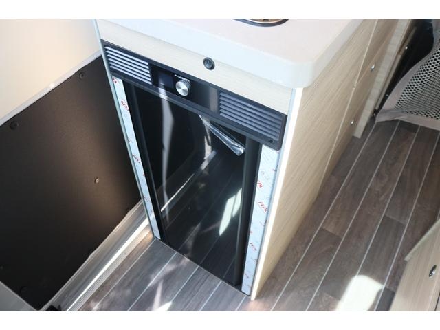 デュカト ローラーチーム リビングストーンK2 新車 2025年モデル/8AT/先進安全装備/12Vクーラー/燃料タンク90L/右ハンドル/カラーオプション/フルLEDヘッドライト/パーキングセンサー/温水ボイラー/FFヒーター/給キャンピングカー(59枚目)