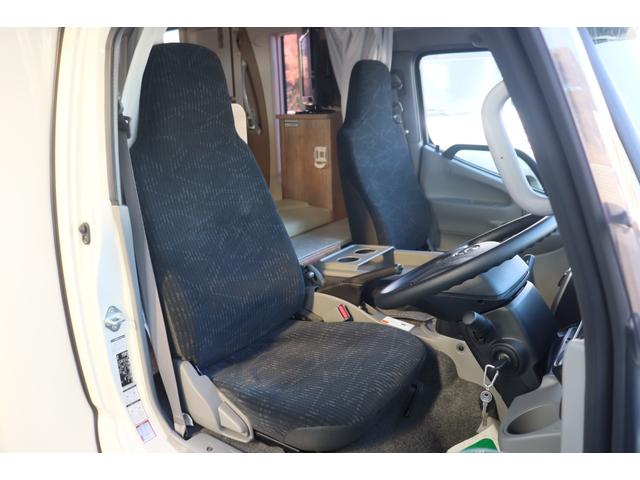 ���X�̉c�Ǝ��Ԃ͂`�l�X�F�O�O�`�o�l�P�W�F�O�O�܂łƂȂ�܂��B���T�Ηj������x���ɂȂ�܂��̂ŁA�����ӂ��������B�F�l�̂����X�S��肨�������Ă���܂��B