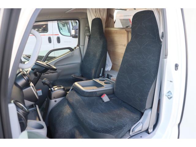 ���X�̉c�Ǝ��Ԃ͂`�l�X�F�O�O�`�o�l�P�W�F�O�O�܂łƂȂ�܂��B���T�Ηj������x���ɂȂ�܂��̂ŁA�����ӂ��������B�F�l�̂����X�S��肨�������Ă���܂��B