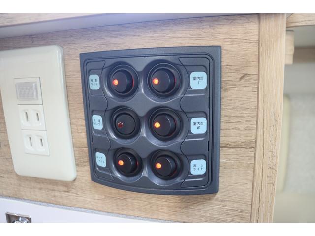 ���X�̉c�Ǝ��Ԃ͂`�l�X�F�O�O�`�o�l�P�W�F�O�O�܂łƂȂ�܂��B���T�Ηj������x���ɂȂ�܂��̂ŁA�����ӂ��������B�F�l�̂����X�S��肨�������Ă���܂��B