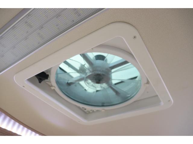 ���X�̉c�Ǝ��Ԃ͂`�l�X�F�O�O�`�o�l�P�W�F�O�O�܂łƂȂ�܂��B���T�Ηj������x���ɂȂ�܂��̂ŁA�����ӂ��������B�F�l�̂����X�S��肨�������Ă���܂��B