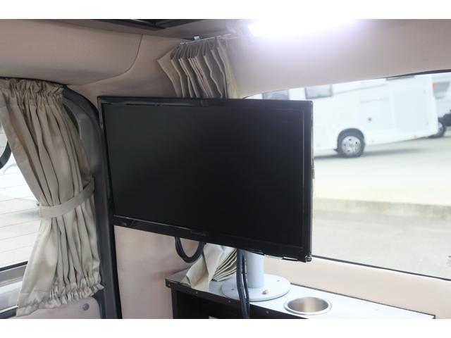 ＮＶ２００バネットバン キャンピングカー広島　ポップコン　キャンパーＲ　ポップアップルーフ／ＦＦヒーター／ツインサブＢＴ／走行充電／外部充電／１５００Ｗインバーター／液晶テレビ／地デジチューナー／ダウンギャレー／メモリーナビ／バックカメラ／前後ドラレコ／キャンピングカー（8枚目）