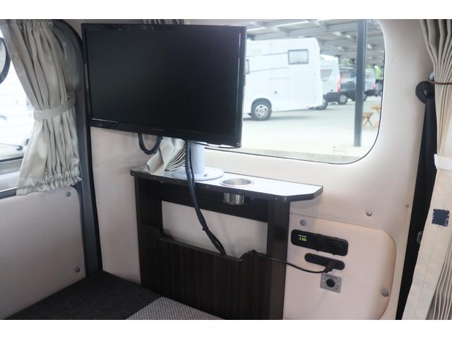 ＮＶ２００バネットバン キャンピングカー広島　ポップコン　キャンパーＲ　ポップアップルーフ／ＦＦヒーター／ツインサブＢＴ／走行充電／外部充電／１５００Ｗインバーター／液晶テレビ／地デジチューナー／ダウンギャレー／メモリーナビ／バックカメラ／前後ドラレコ／キャンピングカー（50枚目）