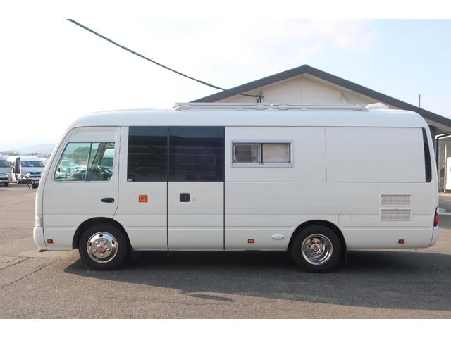 ���X�̉c�Ǝ��Ԃ͂`�l�X�F�O�O�`�o�l�P�W�F�O�O�܂łƂȂ�܂��B���T�Ηj������x���ɂȂ�܂��̂ŁA�����ӂ��������B�F�l�̂����X�S��肨�������Ă���܂��B