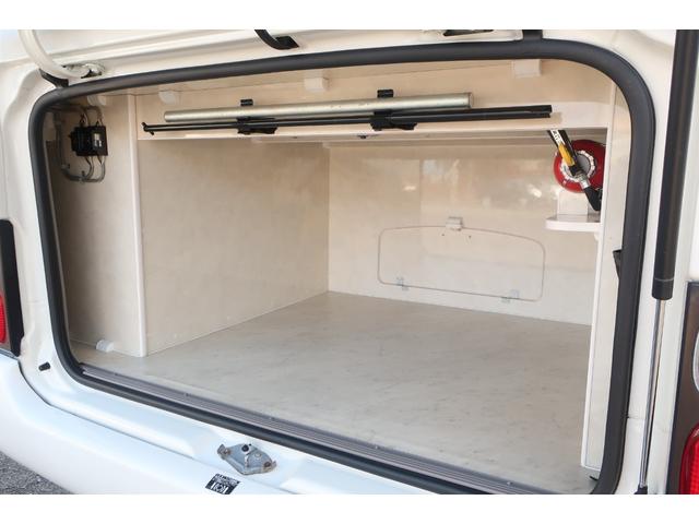 ���X�̉c�Ǝ��Ԃ͂`�l�X�F�O�O�`�o�l�P�W�F�O�O�܂łƂȂ�܂��B���T�Ηj������x���ɂȂ�܂��̂ŁA�����ӂ��������B�F�l�̂����X�S��肨�������Ă���܂��B