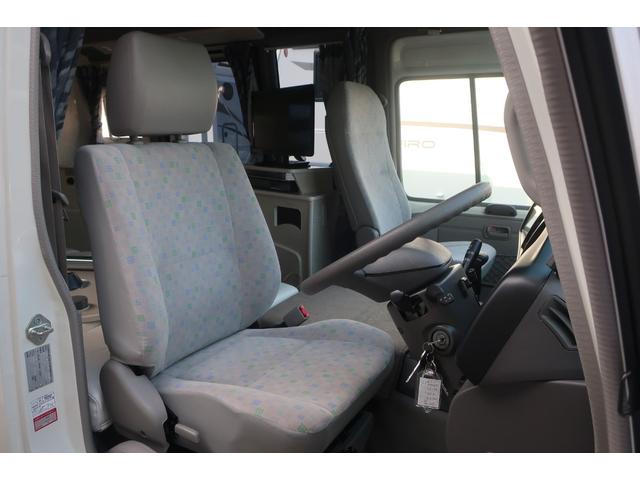 ���X�̉c�Ǝ��Ԃ͂`�l�X�F�O�O�`�o�l�P�W�F�O�O�܂łƂȂ�܂��B���T�Ηj������x���ɂȂ�܂��̂ŁA�����ӂ��������B�F�l�̂����X�S��肨�������Ă���܂��B