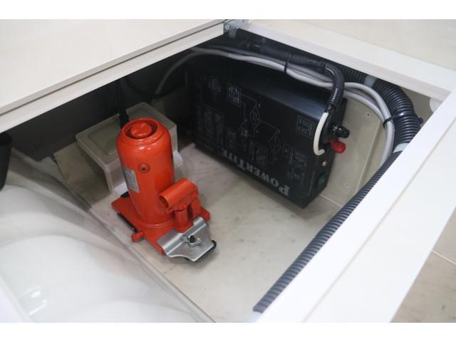 ���X�̉c�Ǝ��Ԃ͂`�l�X�F�O�O�`�o�l�P�W�F�O�O�܂łƂȂ�܂��B���T�Ηj������x���ɂȂ�܂��̂ŁA�����ӂ��������B�F�l�̂����X�S��肨�������Ă���܂��B