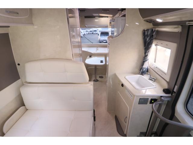 ���X�̉c�Ǝ��Ԃ͂`�l�X�F�O�O�`�o�l�P�W�F�O�O�܂łƂȂ�܂��B���T�Ηj������x���ɂȂ�܂��̂ŁA�����ӂ��������B�F�l�̂����X�S��肨�������Ă���܂��B