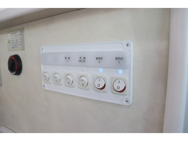 ���X�̉c�Ǝ��Ԃ͂`�l�X�F�O�O�`�o�l�P�W�F�O�O�܂łƂȂ�܂��B���T�Ηj������x���ɂȂ�܂��̂ŁA�����ӂ��������B�F�l�̂����X�S��肨�������Ă���܂��B