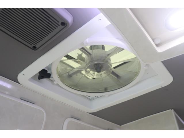 ���X�̉c�Ǝ��Ԃ͂`�l�X�F�O�O�`�o�l�P�W�F�O�O�܂łƂȂ�܂��B���T�Ηj������x���ɂȂ�܂��̂ŁA�����ӂ��������B�F�l�̂����X�S��肨�������Ă���܂��B