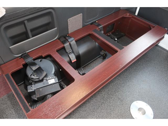 �}�b�g�͉��ɂ͎��[�X�y�[�X���������܂�