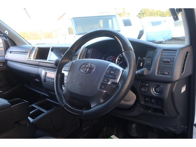 ���X�̉c�Ǝ��Ԃ͂`�l�X�F�O�O�`�o�l�P�W�F�O�O�܂łƂȂ�܂��B���T�Ηj������x���ɂȂ�܂��̂ŁA�����ӂ��������B�F�l�̂����X�S��肨�������Ă���܂��B