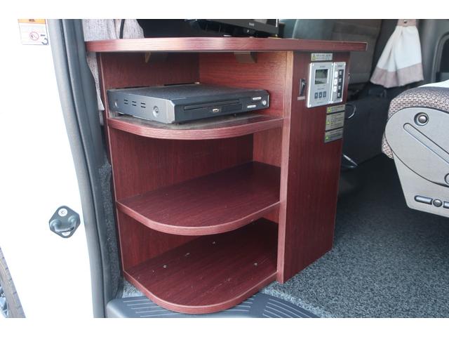 ���X�̉c�Ǝ��Ԃ͂`�l�X�F�O�O�`�o�l�P�W�F�O�O�܂łƂȂ�܂��B���T�Ηj������x���ɂȂ�܂��̂ŁA�����ӂ��������B�F�l�̂����X�S��肨�������Ă���܂��B