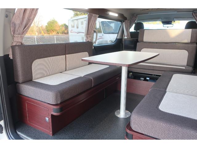 ���X�̉c�Ǝ��Ԃ͂`�l�X�F�O�O�`�o�l�P�W�F�O�O�܂łƂȂ�܂��B���T�Ηj������x���ɂȂ�܂��̂ŁA�����ӂ��������B�F�l�̂����X�S��肨�������Ă���܂��B