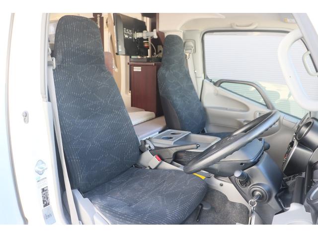 カムロード ナッツＲＶ　クレア５．３Ｘエボリューション　家庭用エアコン　ＦＦヒーター　インバーター１５００Ｗ　トリプルサブ　マックスファン　電子レンジ　テレビ　シャワー　走行充電　外部電源　ナッツオリジナル強化ショック　社外ナビ　ＥＴＣ　キャンピングカー（15枚目）