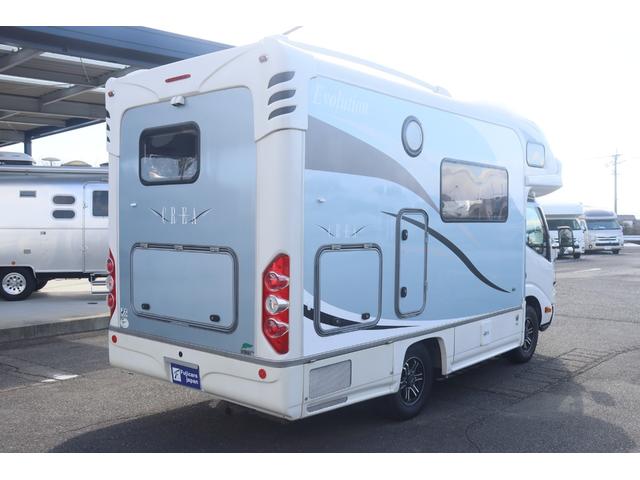 カムロード ナッツＲＶ　クレア５．３Ｘエボリューション　家庭用エアコン　ＦＦヒーター　インバーター１５００Ｗ　トリプルサブ　マックスファン　電子レンジ　テレビ　シャワー　走行充電　外部電源　ナッツオリジナル強化ショック　社外ナビ　ＥＴＣ　キャンピングカー（18枚目）