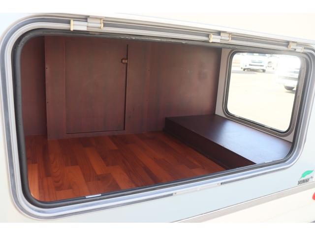 カムロード ナッツＲＶ　クレア５．３Ｘエボリューション　家庭用エアコン　ＦＦヒーター　インバーター１５００Ｗ　トリプルサブ　マックスファン　電子レンジ　テレビ　シャワー　走行充電　外部電源　ナッツオリジナル強化ショック　社外ナビ　ＥＴＣ　キャンピングカー（21枚目）