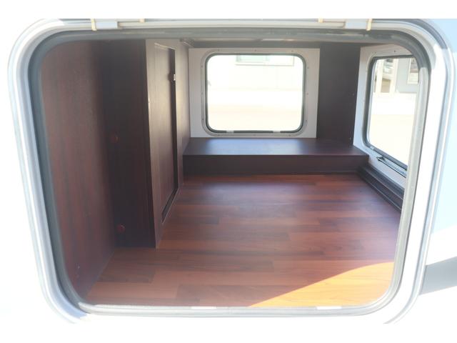 カムロード ナッツＲＶ　クレア５．３Ｘエボリューション　家庭用エアコン　ＦＦヒーター　インバーター１５００Ｗ　トリプルサブ　マックスファン　電子レンジ　テレビ　シャワー　走行充電　外部電源　ナッツオリジナル強化ショック　社外ナビ　ＥＴＣ　キャンピングカー（24枚目）