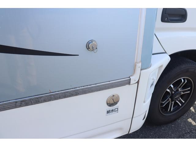 カムロード ナッツＲＶ　クレア５．３Ｘエボリューション　家庭用エアコン　ＦＦヒーター　インバーター１５００Ｗ　トリプルサブ　マックスファン　電子レンジ　テレビ　シャワー　走行充電　外部電源　ナッツオリジナル強化ショック　社外ナビ　ＥＴＣ　キャンピングカー（25枚目）
