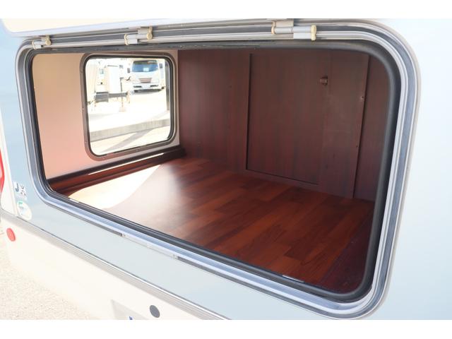 カムロード ナッツＲＶ　クレア５．３Ｘエボリューション　家庭用エアコン　ＦＦヒーター　インバーター１５００Ｗ　トリプルサブ　マックスファン　電子レンジ　テレビ　シャワー　走行充電　外部電源　ナッツオリジナル強化ショック　社外ナビ　ＥＴＣ　キャンピングカー（29枚目）