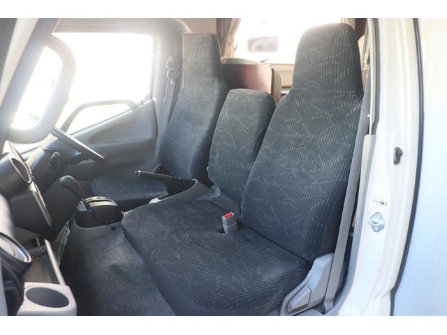 カムロード ナッツＲＶ　クレア５．３Ｘエボリューション　家庭用エアコン　ＦＦヒーター　インバーター１５００Ｗ　トリプルサブ　マックスファン　電子レンジ　テレビ　シャワー　走行充電　外部電源　ナッツオリジナル強化ショック　社外ナビ　ＥＴＣ　キャンピングカー（34枚目）