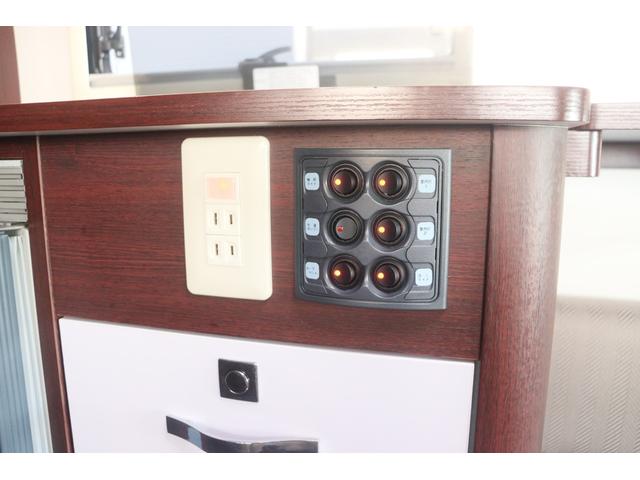 カムロード ナッツＲＶ　クレア５．３Ｘエボリューション　家庭用エアコン　ＦＦヒーター　インバーター１５００Ｗ　トリプルサブ　マックスファン　電子レンジ　テレビ　シャワー　走行充電　外部電源　ナッツオリジナル強化ショック　社外ナビ　ＥＴＣ　キャンピングカー（38枚目）