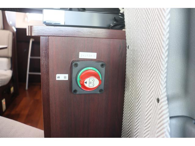カムロード ナッツＲＶ　クレア５．３Ｘエボリューション　家庭用エアコン　ＦＦヒーター　インバーター１５００Ｗ　トリプルサブ　マックスファン　電子レンジ　テレビ　シャワー　走行充電　外部電源　ナッツオリジナル強化ショック　社外ナビ　ＥＴＣ　キャンピングカー（41枚目）