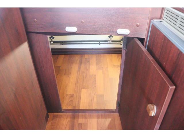 カムロード ナッツＲＶ　クレア５．３Ｘエボリューション　家庭用エアコン　ＦＦヒーター　インバーター１５００Ｗ　トリプルサブ　マックスファン　電子レンジ　テレビ　シャワー　走行充電　外部電源　ナッツオリジナル強化ショック　社外ナビ　ＥＴＣ　キャンピングカー（47枚目）