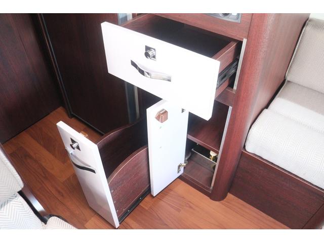 カムロード ナッツＲＶ　クレア５．３Ｘエボリューション　家庭用エアコン　ＦＦヒーター　インバーター１５００Ｗ　トリプルサブ　マックスファン　電子レンジ　テレビ　シャワー　走行充電　外部電源　ナッツオリジナル強化ショック　社外ナビ　ＥＴＣ　キャンピングカー（54枚目）