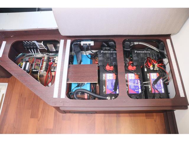 カムロード ナッツＲＶ　クレア５．３Ｘエボリューション　家庭用エアコン　ＦＦヒーター　インバーター１５００Ｗ　トリプルサブ　マックスファン　電子レンジ　テレビ　シャワー　走行充電　外部電源　ナッツオリジナル強化ショック　社外ナビ　ＥＴＣ　キャンピングカー（64枚目）