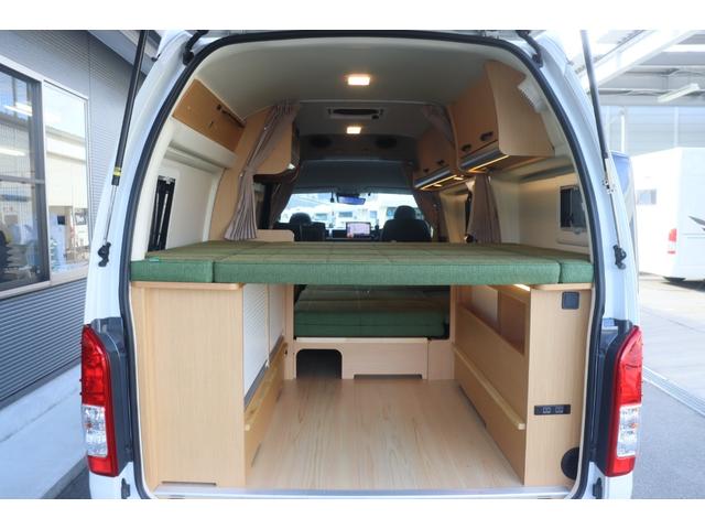 ハイエースバン トイファクトリー バーデングランデ カーサ 家庭用エアコン FFヒーター エアロソーラー オルタネータチャージャー800W 内部電源 インバーター1500W 強化リーフ マックスファン 電子レンジ PVM アルパイン製11インチナビ ETC(7枚目)