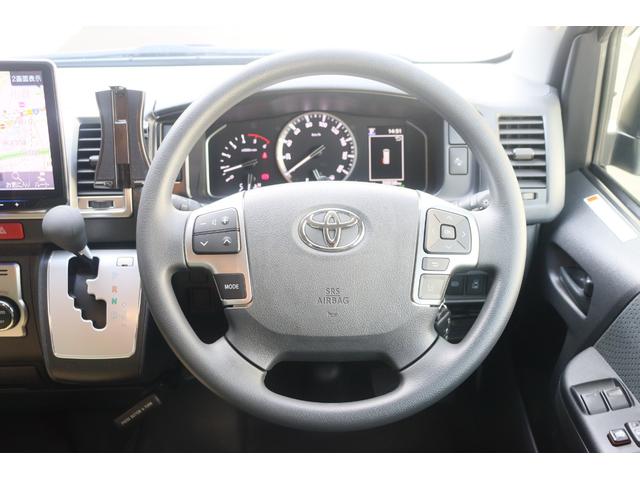 ハイエースバン トイファクトリー バーデングランデ カーサ 家庭用エアコン FFヒーター エアロソーラー オルタネータチャージャー800W 内部電源 インバーター1500W 強化リーフ マックスファン 電子レンジ PVM アルパイン製11インチナビ ETC(28枚目)