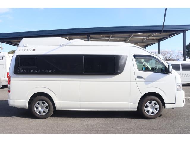 ハイエースバン トイファクトリー バーデングランデ カーサ 家庭用エアコン FFヒーター エアロソーラー オルタネータチャージャー800W 内部電源 インバーター1500W 強化リーフ マックスファン 電子レンジ PVM アルパイン製11インチナビ ETC(45枚目)