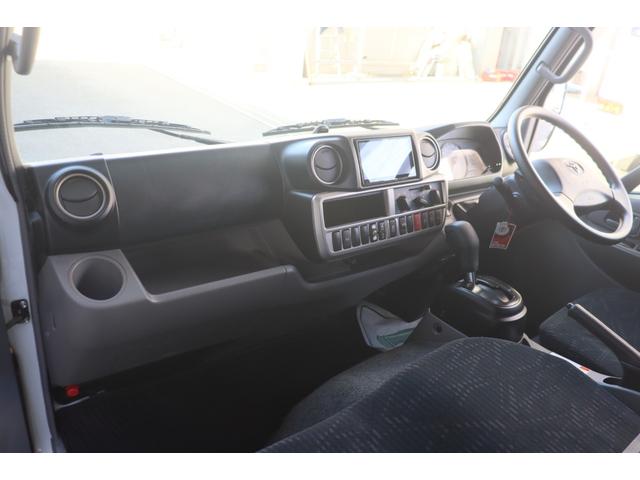 ���X�̉c�Ǝ��Ԃ͂`�l�X�F�O�O�`�o�l�P�W�F�O�O�܂łƂȂ�܂��B���T�Ηj������x���ɂȂ�܂��̂ŁA�����ӂ��������B�F�l�̂����X�S��肨�������Ă���܂��B