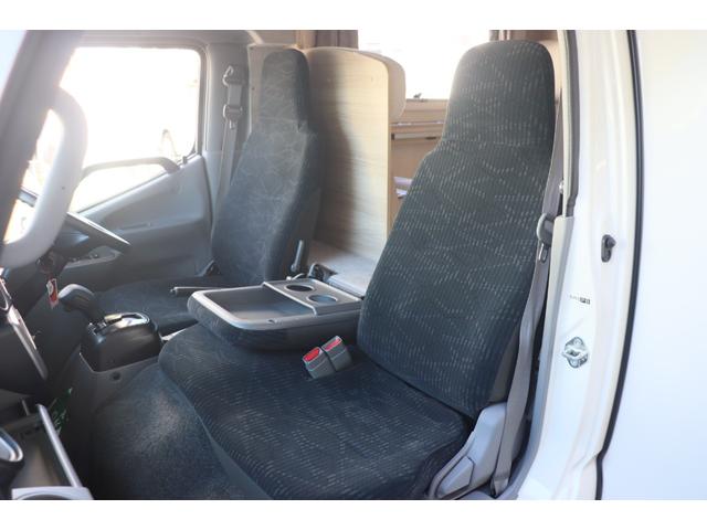 ���X�̉c�Ǝ��Ԃ͂`�l�X�F�O�O�`�o�l�P�W�F�O�O�܂łƂȂ�܂��B���T�Ηj������x���ɂȂ�܂��̂ŁA�����ӂ��������B�F�l�̂����X�S��肨�������Ă���܂��B