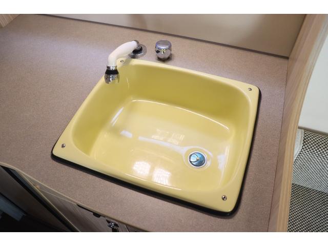 ���X�̉c�Ǝ��Ԃ͂`�l�X�F�O�O�`�o�l�P�W�F�O�O�܂łƂȂ�܂��B���T�Ηj������x���ɂȂ�܂��̂ŁA�����ӂ��������B�F�l�̂����X�S��肨�������Ă���܂��B