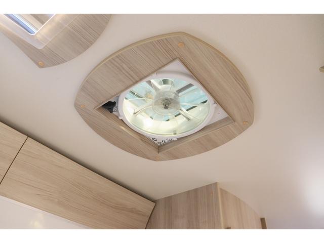 ���X�̉c�Ǝ��Ԃ͂`�l�X�F�O�O�`�o�l�P�W�F�O�O�܂łƂȂ�܂��B���T�Ηj������x���ɂȂ�܂��̂ŁA�����ӂ��������B�F�l�̂����X�S��肨�������Ă���܂��B