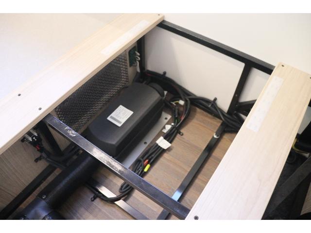 ���X�̉c�Ǝ��Ԃ͂`�l�X�F�O�O�`�o�l�P�W�F�O�O�܂łƂȂ�܂��B���T�Ηj������x���ɂȂ�܂��̂ŁA�����ӂ��������B�F�l�̂����X�S��肨�������Ă���܂��B