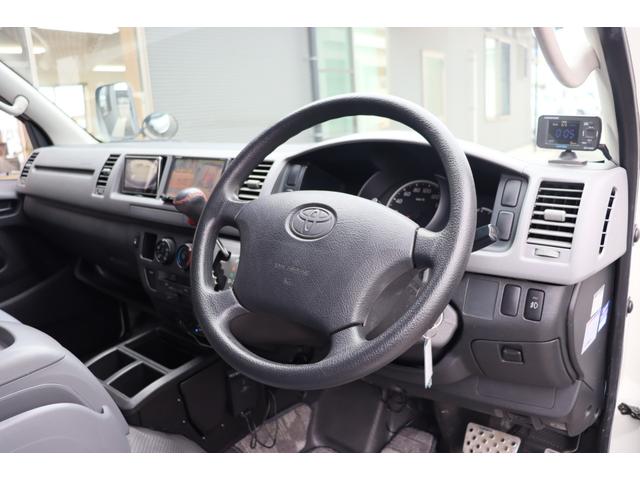 ���X�̉c�Ǝ��Ԃ͂`�l�X�F�O�O�`�o�l�P�W�F�O�O�܂łƂȂ�܂��B���T�Ηj������x���ɂȂ�܂��̂ŁA�����ӂ��������B�F�l�̂����X�S��肨�������Ă���܂��B