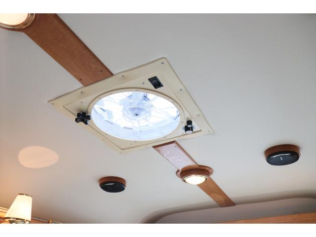 ���X�̉c�Ǝ��Ԃ͂`�l�X�F�O�O�`�o�l�P�W�F�O�O�܂łƂȂ�܂��B���T�Ηj������x���ɂȂ�܂��̂ŁA�����ӂ��������B�F�l�̂����X�S��肨�������Ă���܂��B