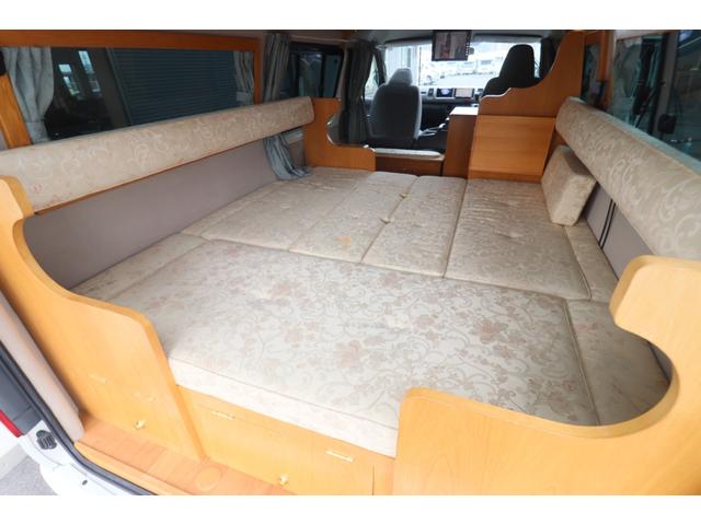 ���X�̉c�Ǝ��Ԃ͂`�l�X�F�O�O�`�o�l�P�W�F�O�O�܂łƂȂ�܂��B���T�Ηj������x���ɂȂ�܂��̂ŁA�����ӂ��������B�F�l�̂����X�S��肨�������Ă���܂��B