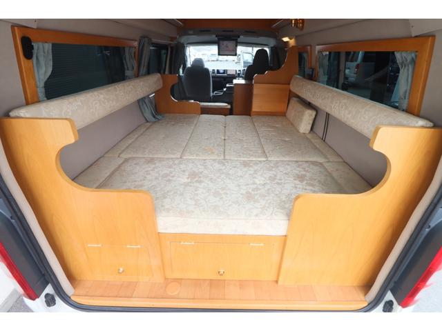 ���X�̉c�Ǝ��Ԃ͂`�l�X�F�O�O�`�o�l�P�W�F�O�O�܂łƂȂ�܂��B���T�Ηj������x���ɂȂ�܂��̂ŁA�����ӂ��������B�F�l�̂����X�S��肨�������Ă���܂��B