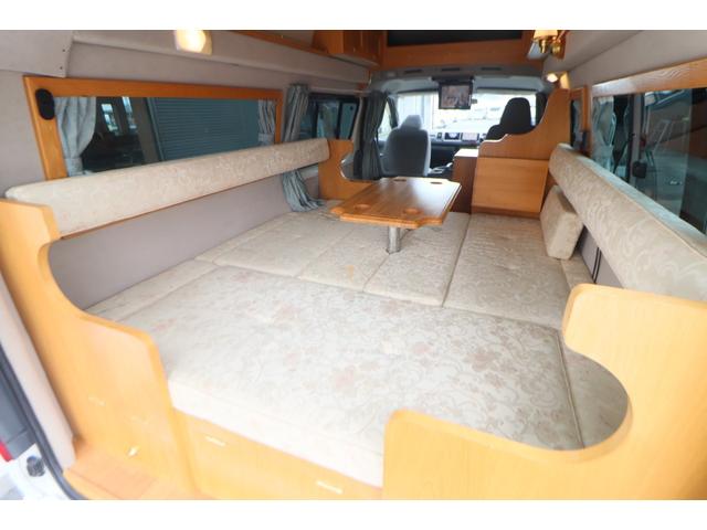 ���X�̉c�Ǝ��Ԃ͂`�l�X�F�O�O�`�o�l�P�W�F�O�O�܂łƂȂ�܂��B���T�Ηj������x���ɂȂ�܂��̂ŁA�����ӂ��������B�F�l�̂����X�S��肨�������Ă���܂��B