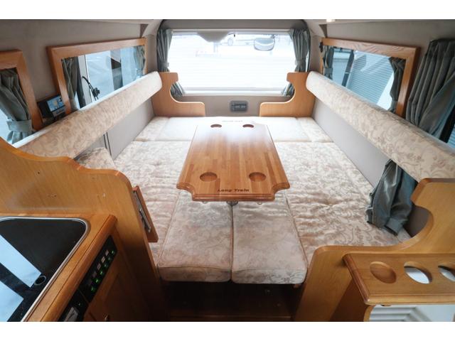 ���X�̉c�Ǝ��Ԃ͂`�l�X�F�O�O�`�o�l�P�W�F�O�O�܂łƂȂ�܂��B���T�Ηj������x���ɂȂ�܂��̂ŁA�����ӂ��������B�F�l�̂����X�S��肨�������Ă���܂��B