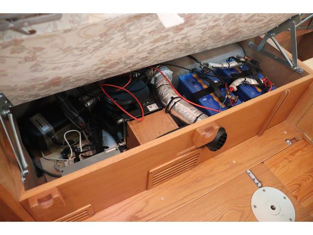 ���X�̉c�Ǝ��Ԃ͂`�l�X�F�O�O�`�o�l�P�W�F�O�O�܂łƂȂ�܂��B���T�Ηj������x���ɂȂ�܂��̂ŁA�����ӂ��������B�F�l�̂����X�S��肨�������Ă���܂��B